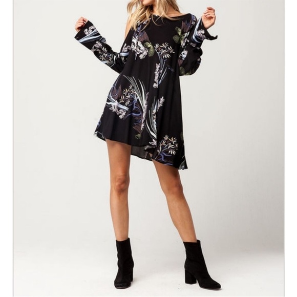 Free People Dresses & Skirts - Free People Clear Skies Black and White Asymmetrical Bell Sleeve Dress